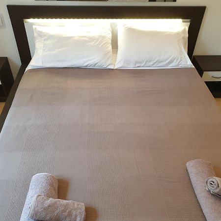 Your Lovely Home, Porta Venezia-1 Queen Bed, 3 Single Beds, 1 Sofa Bed- Milano Exterior foto
