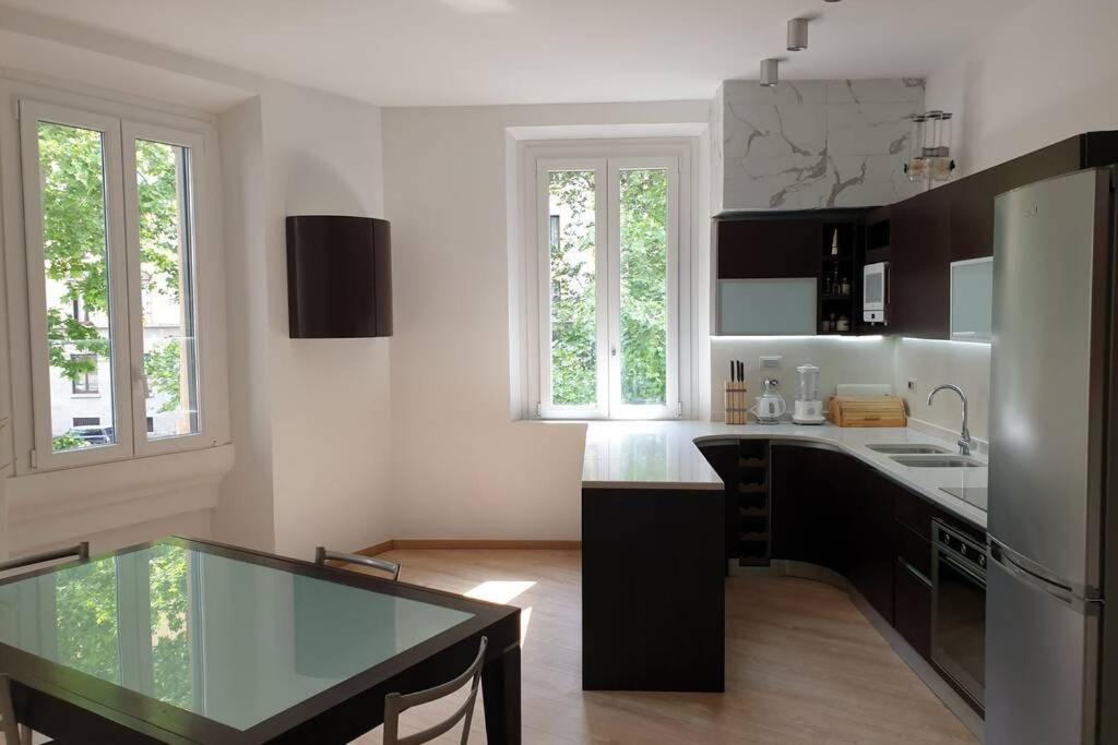 Your Lovely Home, Porta Venezia-1 Queen Bed, 3 Single Beds, 1 Sofa Bed- Milano Exterior foto