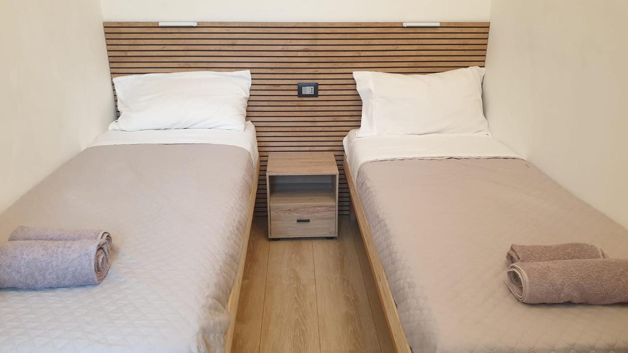 Your Lovely Home, Porta Venezia-1 Queen Bed, 3 Single Beds, 1 Sofa Bed- Milano Exterior foto